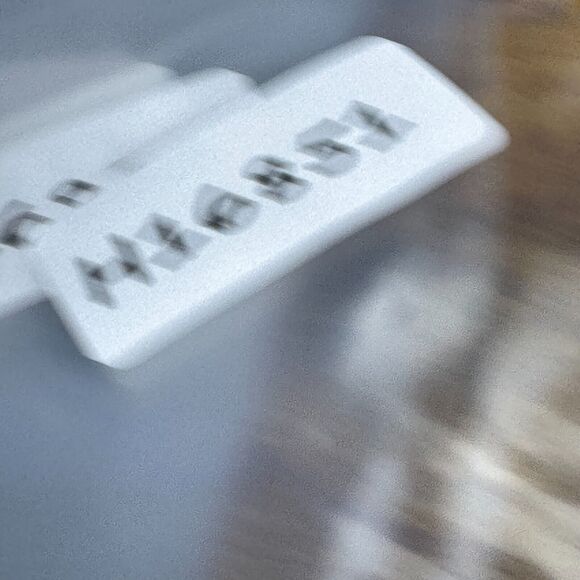 BCBG Maxazria Cat Eye Eyeglasses Frames 54 16 135 Arla Gold Tortoise H16851 - Picture 7 of 7